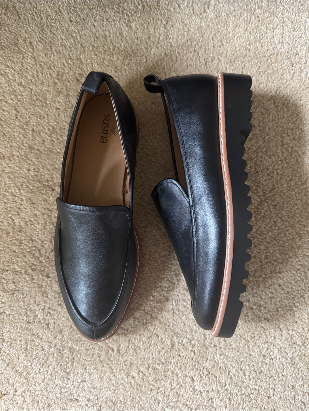 Susina Black Leather Platform Slip-On Loafers with Tan Welt size 5.5